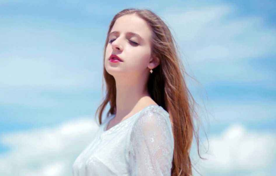 异性缘好到爆的星座女,她们总让男人吃醋 星座占卜